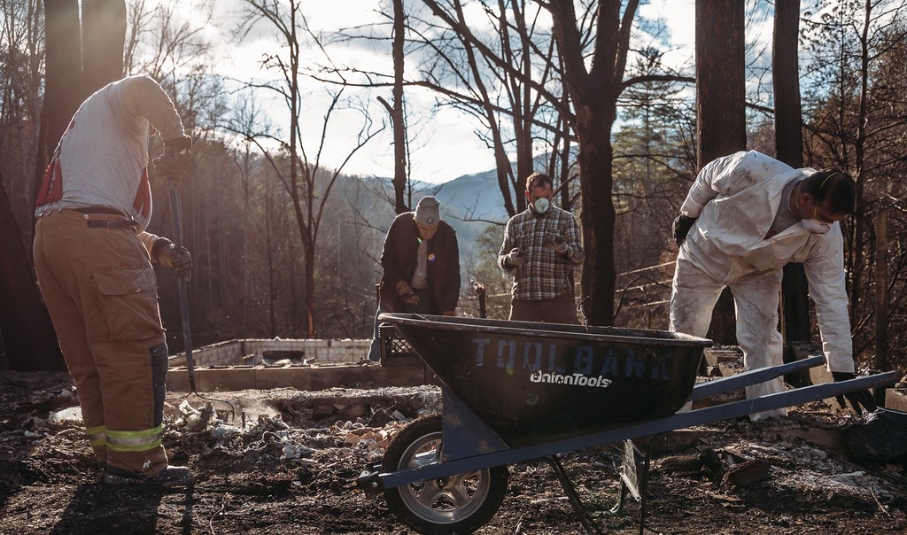 ToolBank Disaster Services’ MU-1 Responds to Great Smoky Mountains Wildfires – Dec 2016